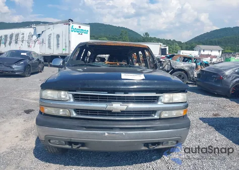 2002 Chevrolet Suburban 1500 Ls из США, поврежденный, VIN 1GNFK16Z82J207479